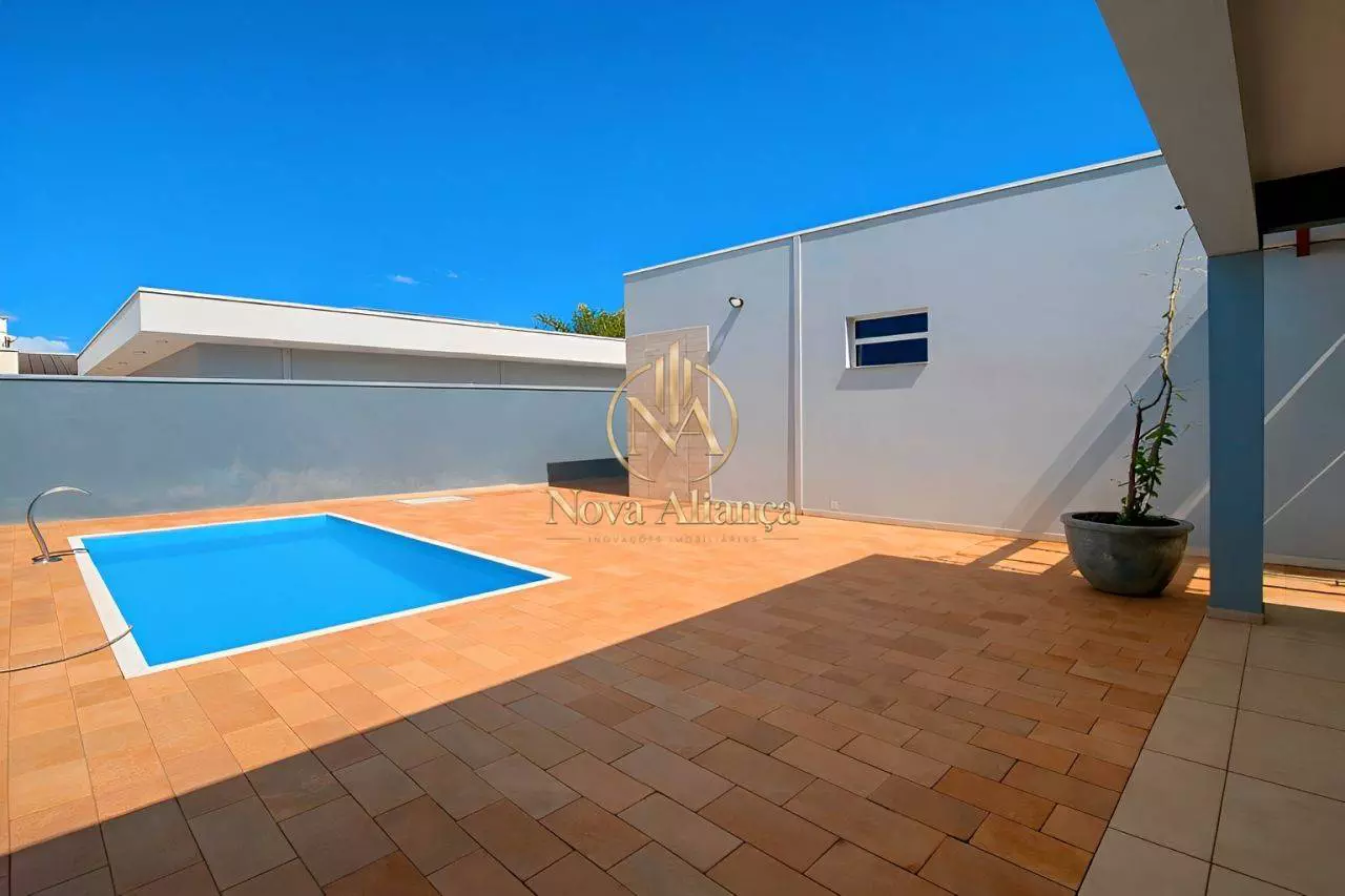 Casa com piscina e 3 dormitórios no Condomínio Flamboyant em Jaú/SP