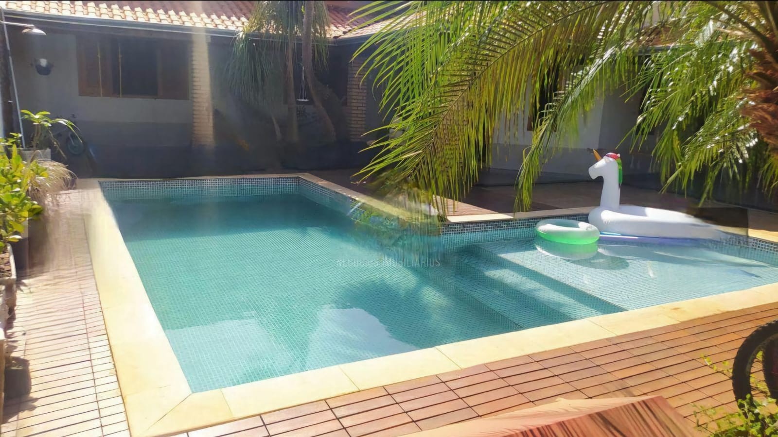 Casa com piscina aquecida e edícula no Condomínio Flamboyant à Jaú/SP