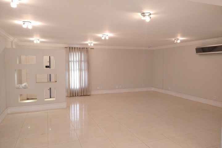 Apartamento de 276 m² com 4 dormitórios e varanda gourmet no Centro de Jaú em Jaú/SP