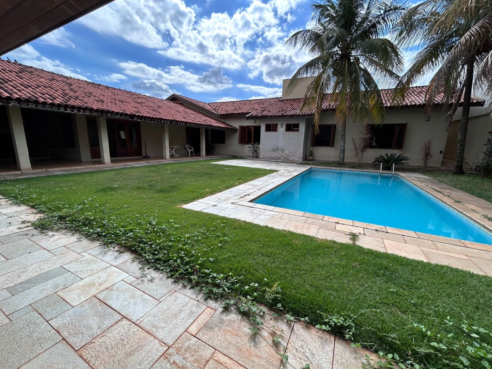 Casa de 500 m² com 3 suítes e piscina em terreno de 900 m² no Jardim Alvorada em Jaú/SP