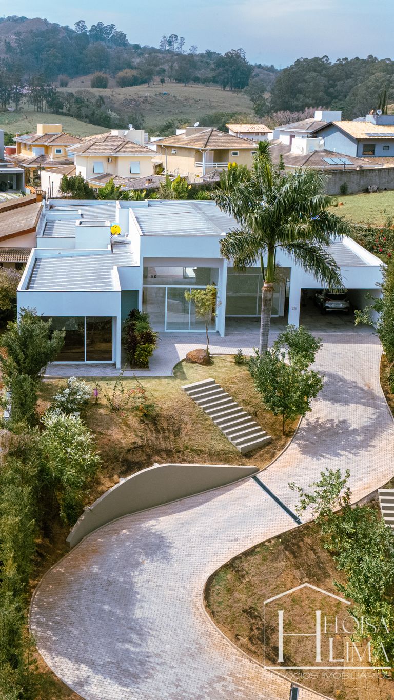 Casa térrea com 5 suítes no Condomínio Maison Blanche, em Valinhos em Valinhos/SP