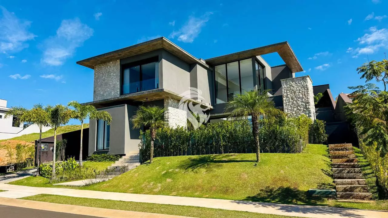 Sobrado de 456 m² com 4 suítes e piscina no Villa dos Pinheiros em Indaiatuba/SP