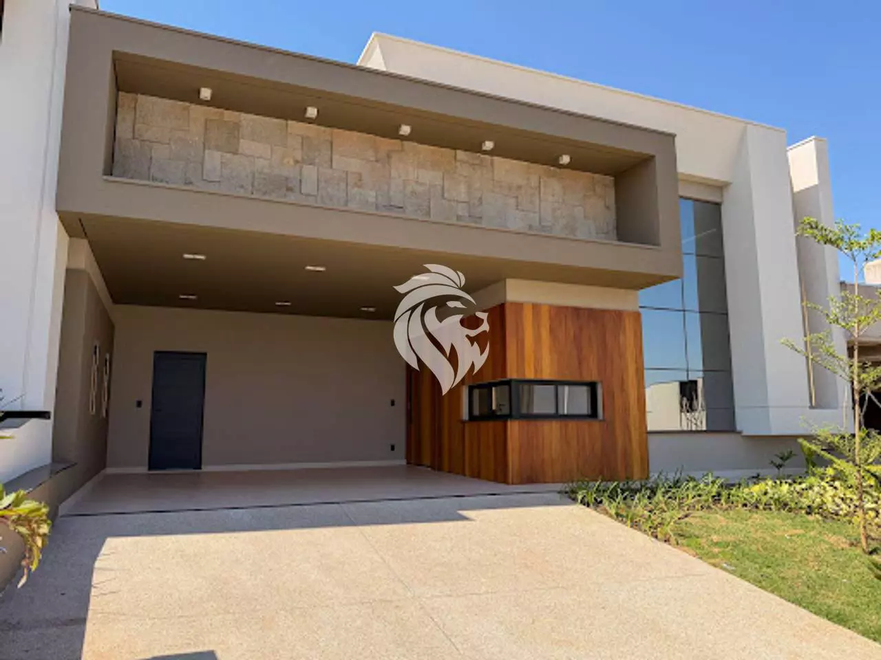 Casa com 3 suítes e fachada em pele de vidro no Dona Maria Cândida em Indaiatuba/SP